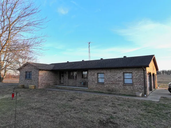 8907 N 1400th Blvd, Mount Carmel, IL 62863