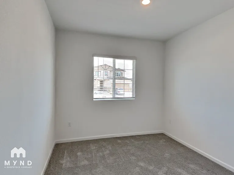 1688 Bullock Dr — Photo 17