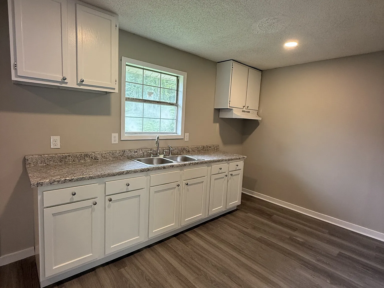 4800 Norway Avenue - 1 — Photo 3