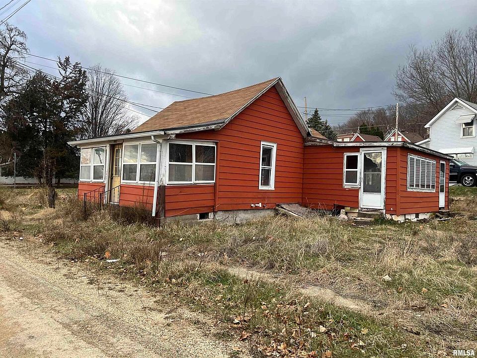 2nd image of 900 Bowen St