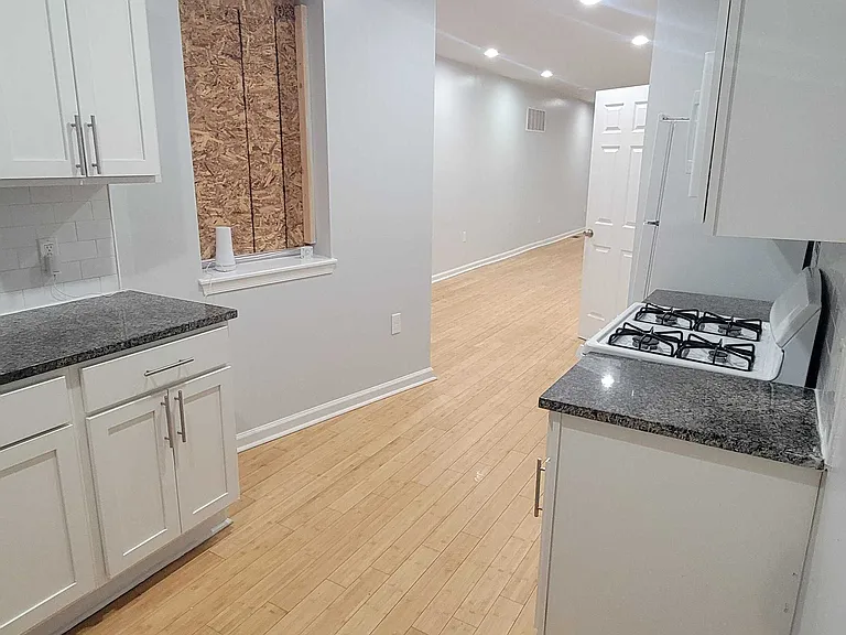 1629 N Fulton Ave — Photo 7