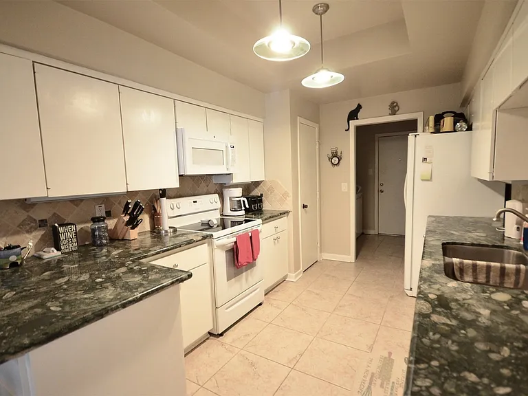 7655 S Braeswood Blvd #26 — Photo 10