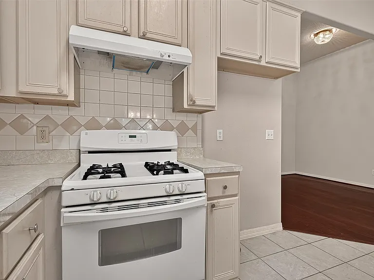 8503 Raybluff Ln — Photo 21