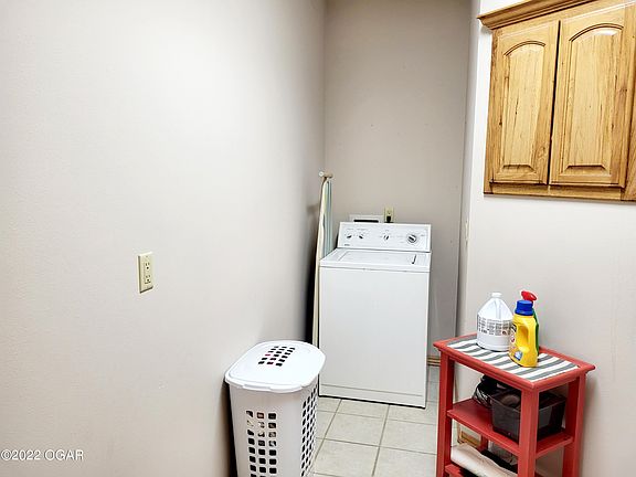 5th image of 1050 E 600th Ave