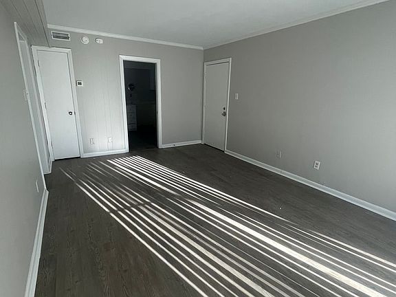 4th image of 510 N Confederate Ave APT C