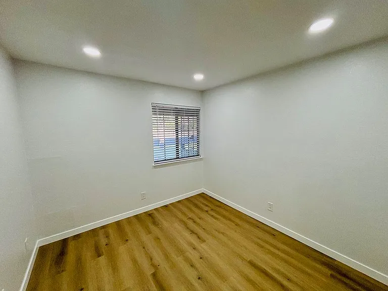 2730 W Avenue K #4 — Photo 11