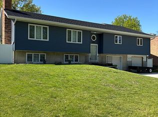 307 Lambeth Rd, Waterloo, IA 50701