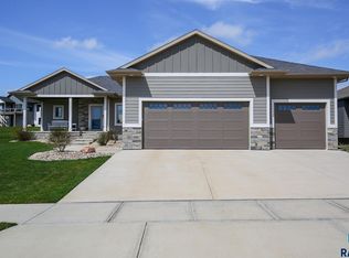 8312 E Roughlock St, Sioux Falls, SD 57110