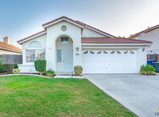 8405 Persimmon Dr, Bakersfield, CA 93311