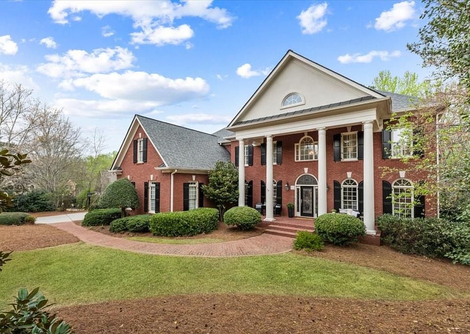 1st image of 210 Ansley Close