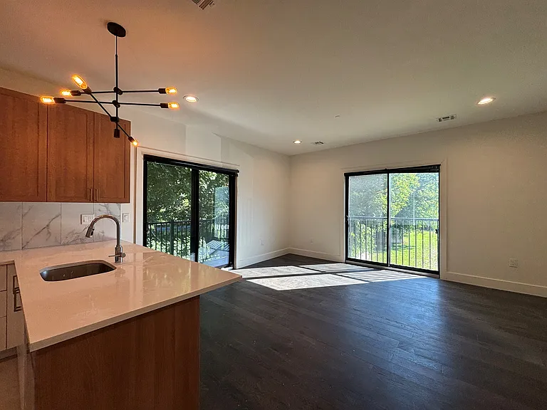 Netherwood Flats — Photo 17