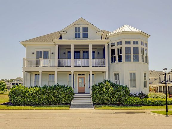 2nd image of 605 Carousel Place Cpe