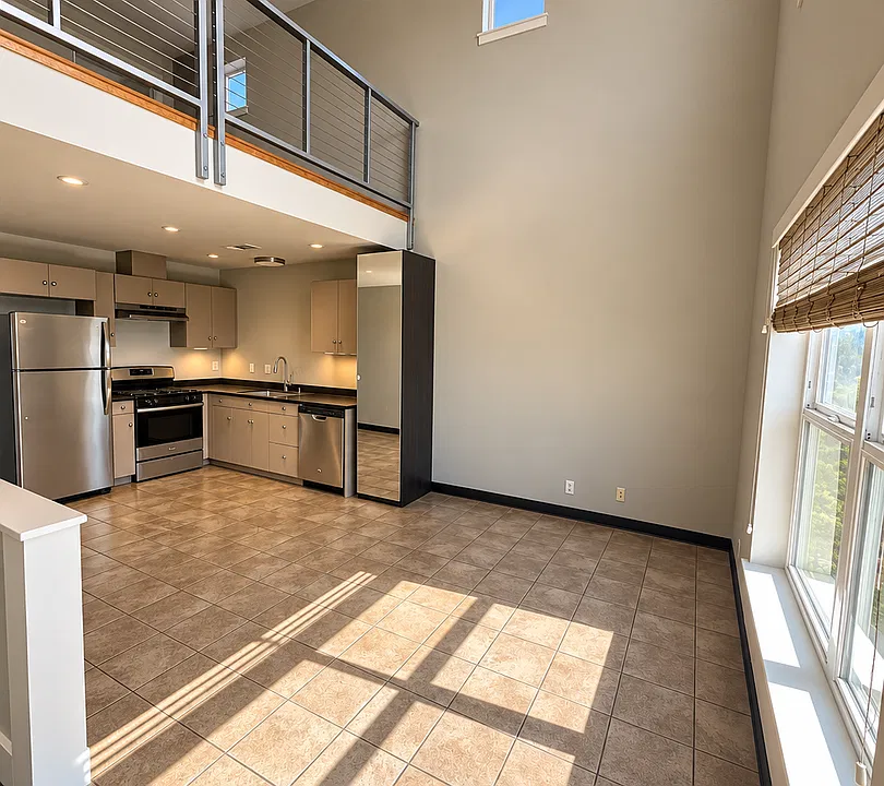 1310 Roycroft Ln