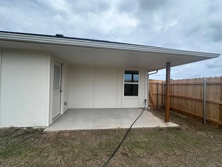8109 Solare Pl — Photo 18