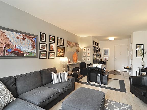 2nd image of 211 E 46th St #18D