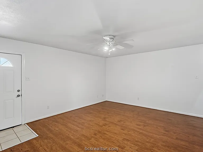 1411 Hawk Tree Dr — Photo 8