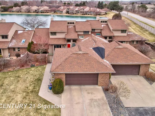 2735 Inverness Dr, Bay City, MI 48706