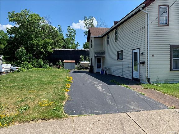2nd image of 27 Felton St