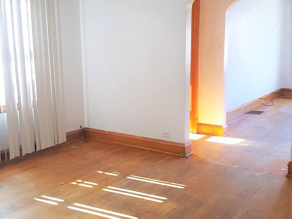 2nd image of 2131 N Lockwood Ave