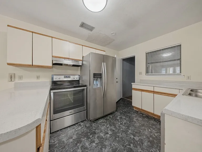 512 McKeithan St #3 — Photo 9