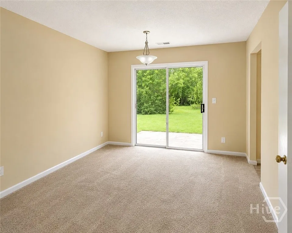 3 bed, 2.0 bath, 1741 sqft, $1,850 — Photo 3