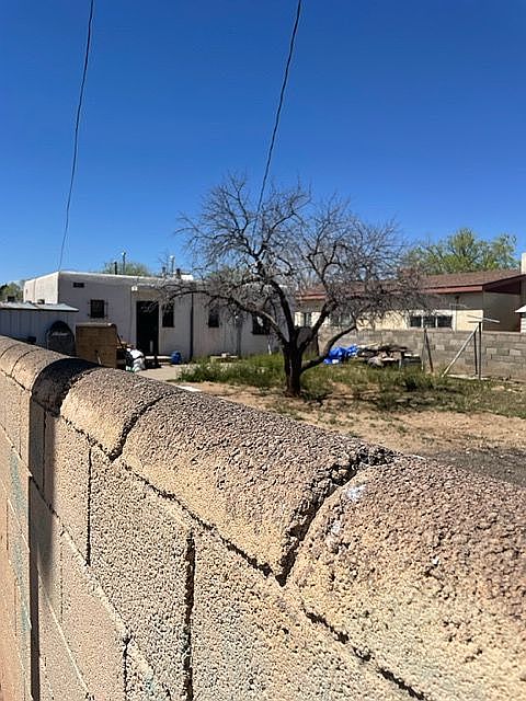1st image of 946 Madeira Dr SE