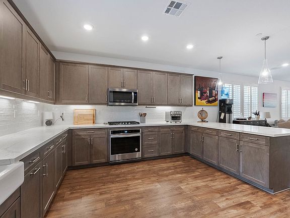 4th image of 749 Daniel Freeman Cir