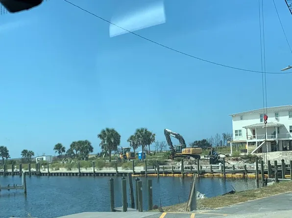138 Canal Pkwy, Mexico Beach, FL 32456
