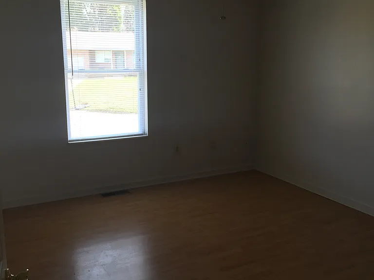 1299 Crescent Ct — Photo 14