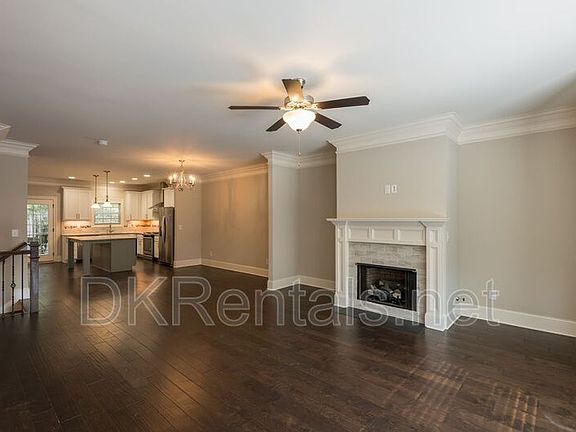 2nd image of 921 Hickory Leaf Ct SE
