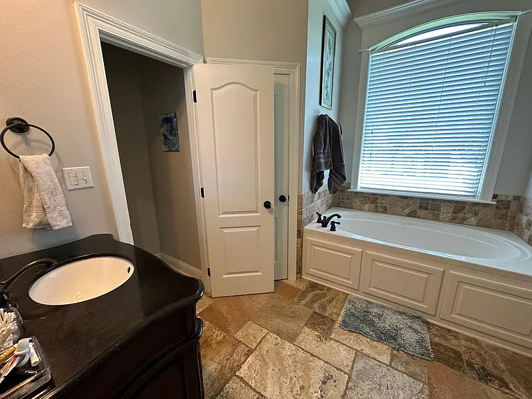 802 Grey Fox Cir — Photo 9