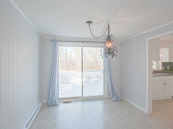3rd image of 138 Victoria Dr