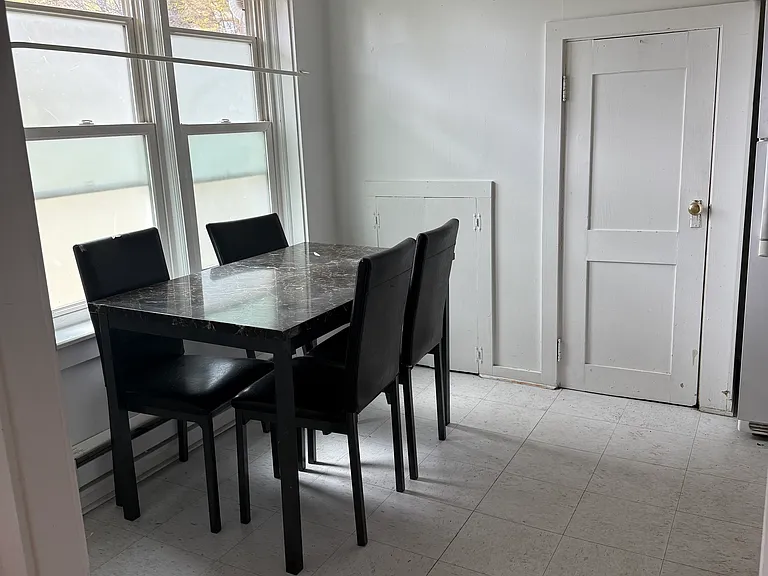 1705 Liggett Ave — Photo 10