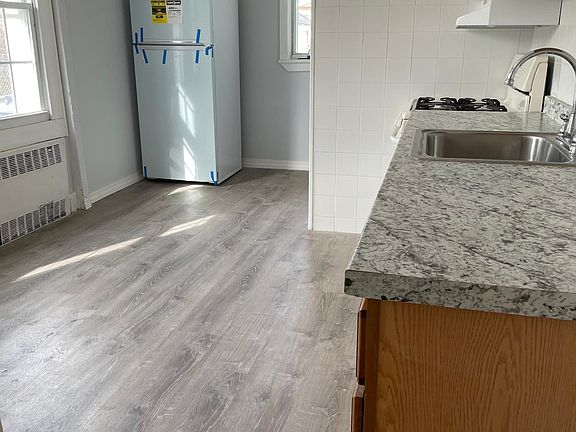 4th image of 121 W Chester St #1B