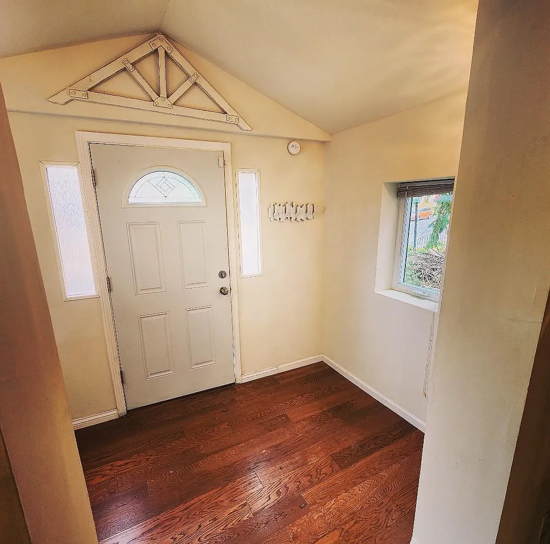 2 bed, 904 sqft, $1,400 — Photo 2