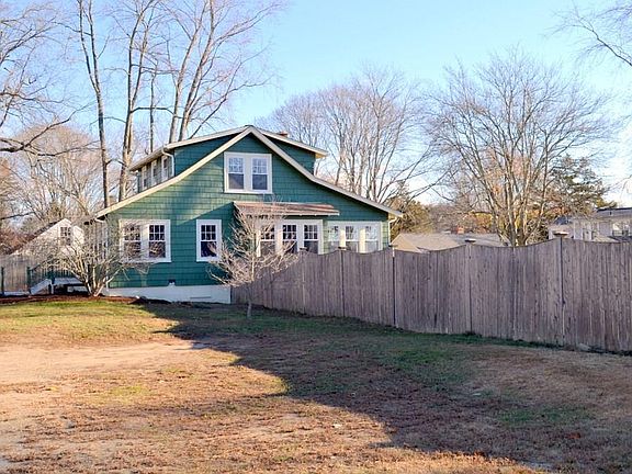3rd image of 8 Juniper St