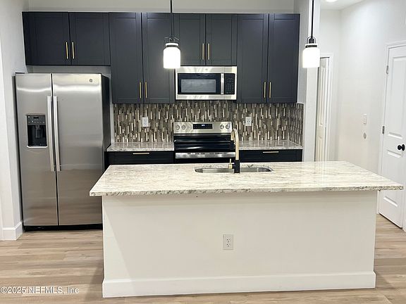 5th image of 2120 W 2ND Street