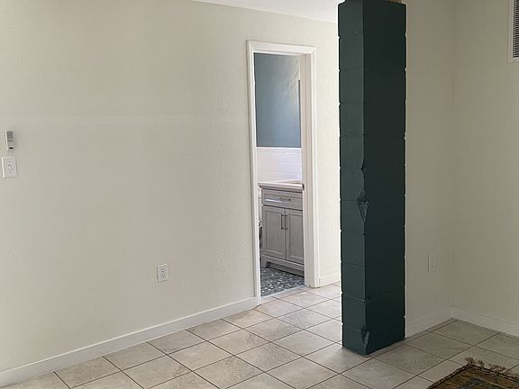 4th image of 730 NE 10th Ave APT A-2