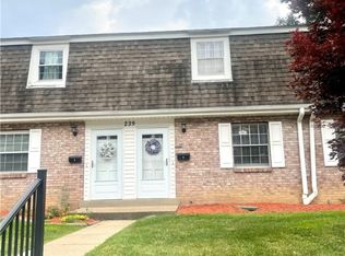 239 Whitestown Vlg APT D, Butler, PA