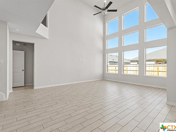 5th image of 806 Waylon Cir