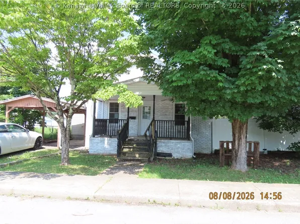 227 6th St, Rainelle, WV 25962