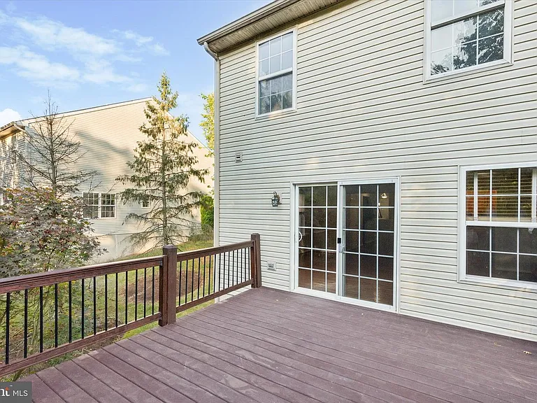 125 Vernon Ct — Photo 26