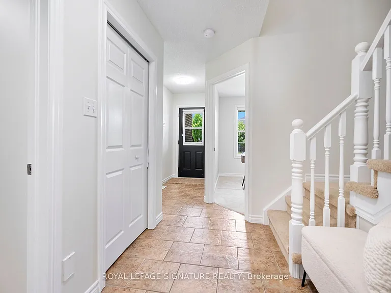 61 Thames Way — Photo 4
