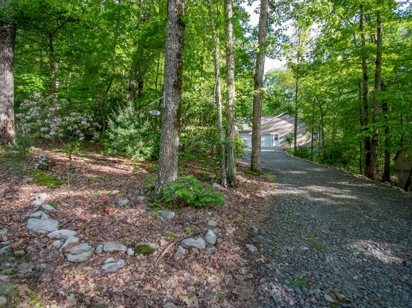 820 Laurel Dr, Marble, NC 28905
