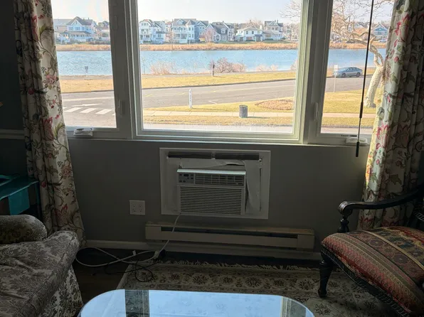 210 5th Ave APT 35, Belmar, NJ 07719