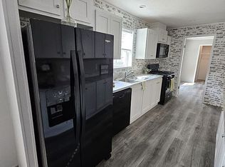 3614 E Hillview Cir, Saint Joseph, MO 64503