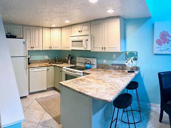 3rd image of 8600 Ridgewood Ave #1312