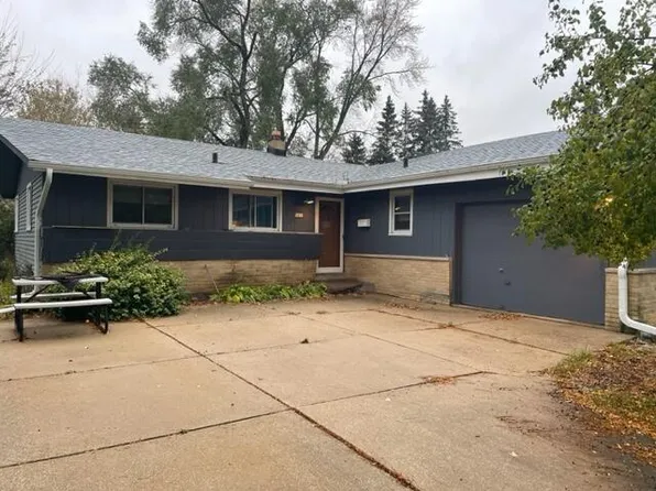 5433 Oxford DRIVE, Greendale, WI 53129