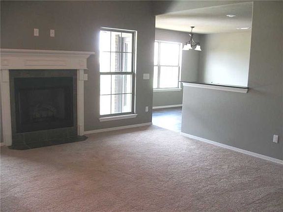 3rd image of 759 W Cypress Ct