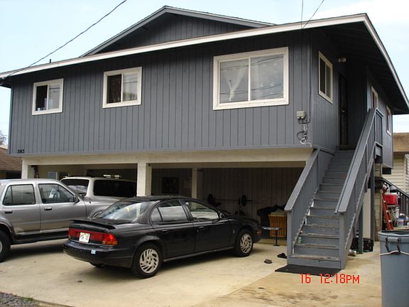 2143 Upstairs Front Entry